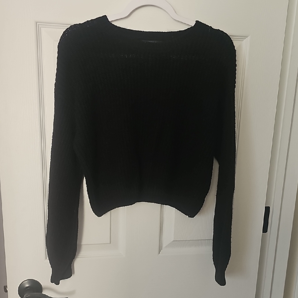Forever 21 Classic Black Crew Neck Sweater